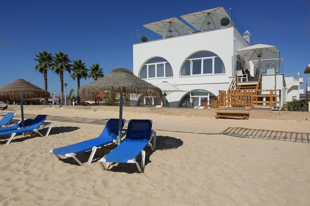 Golden Beach Guest House & Rooftop Bar 파로 외부 사진