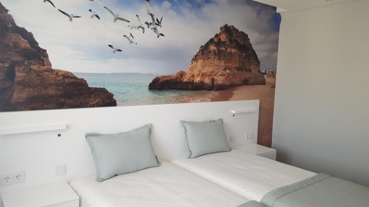 Golden Beach Guest House & Rooftop Bar 파로 외부 사진