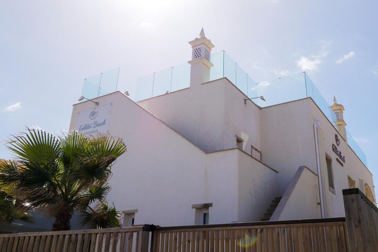 Golden Beach Guest House & Rooftop Bar 파로 외부 사진