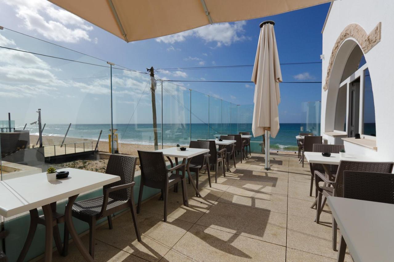 Golden Beach Guest House & Rooftop Bar 파로 외부 사진